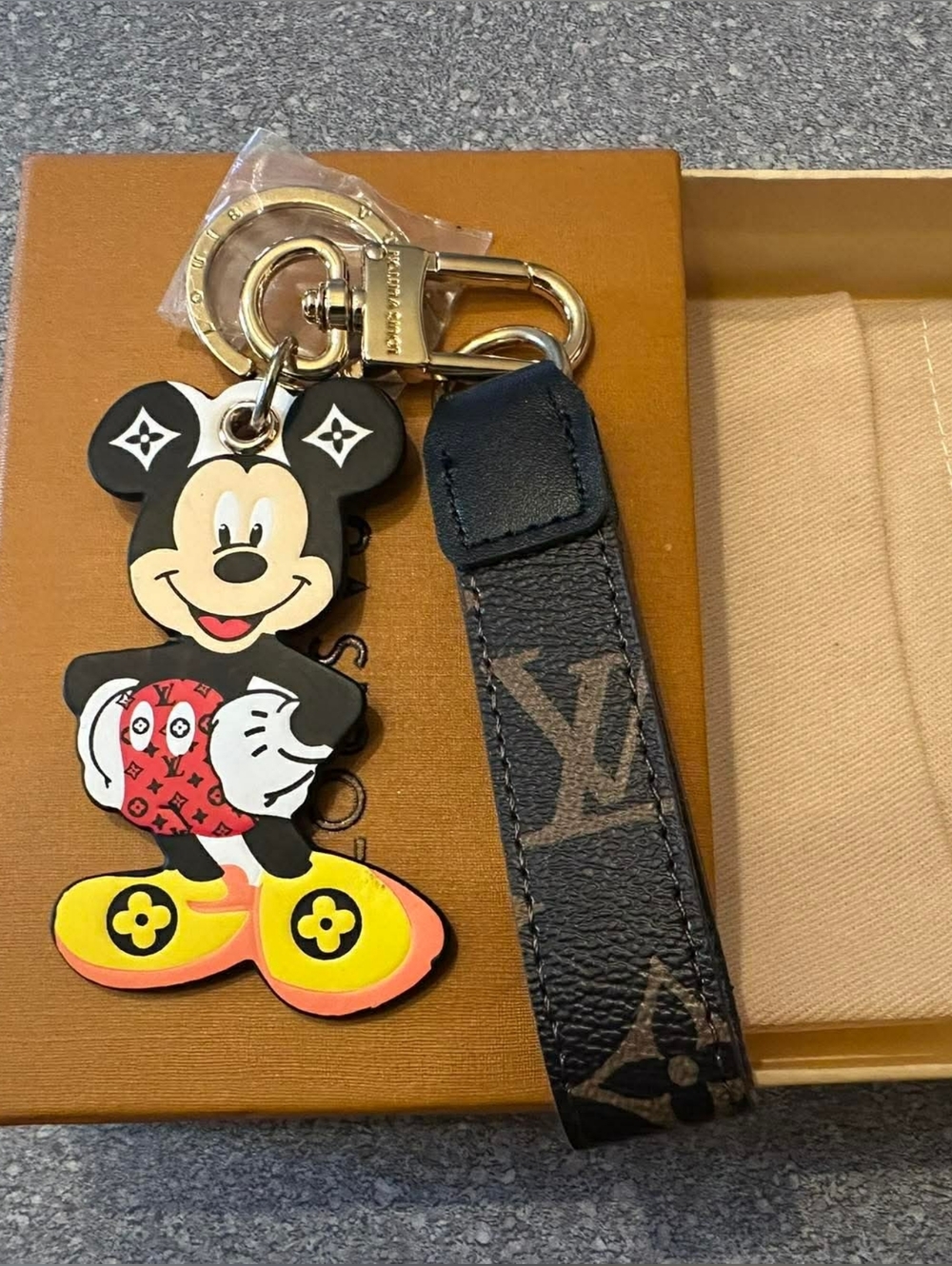 Fashion Black and Yellow Mickey Mouse Bag Charm Keyring With Box